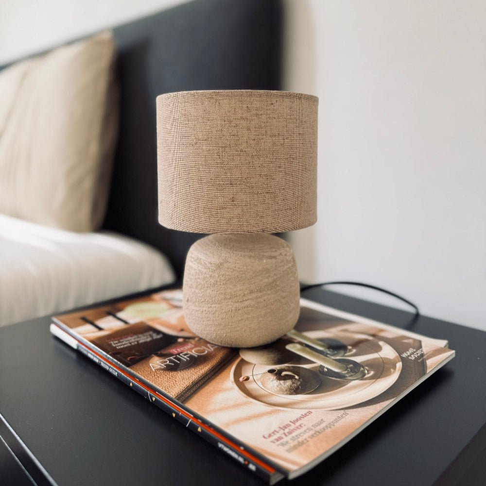 Beige kleine tafellamp met linnen kap