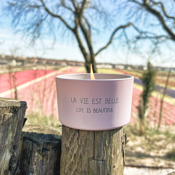 Citronella buitenkaars met quote - la vie est belle