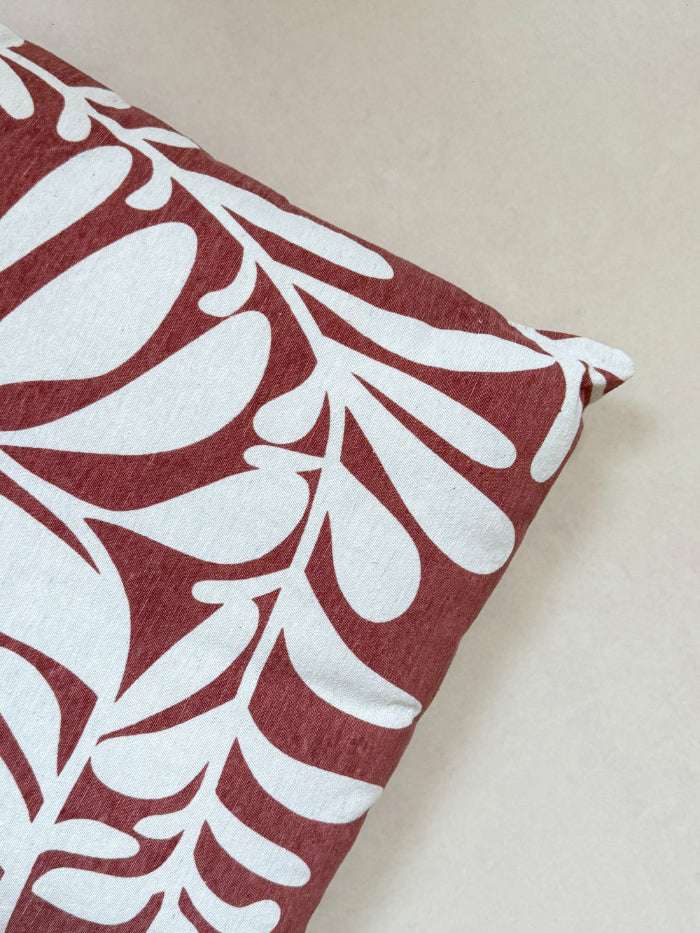 Sierkussen botanisch bordeaux – 45x45 cm | Inclusief vulling