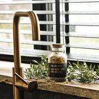 Cadeaubundel 'Wishing you happy moments & handzeep confetti'