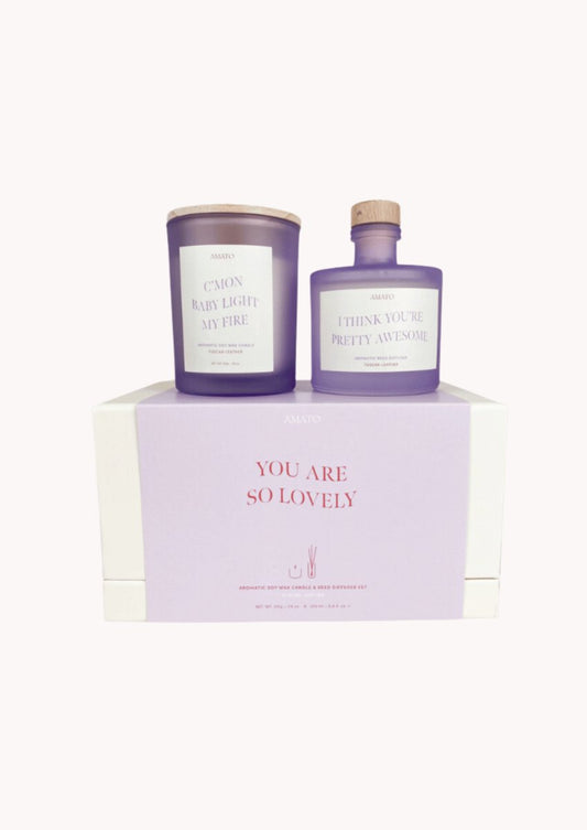 Geschenkset geurkaars & geurstokjes 'you are so lovely' - Tuscan leather - Maison Des Bonheurs