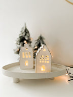 Huisje met Led licht vierkante ramen | Wit - Maison Des Bonheurs