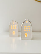 Huisje met Led licht vierkante ramen | Wit - Maison Des Bonheurs