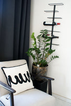 Sierkussen met zwarte tekening - Maison Des Bonheurs